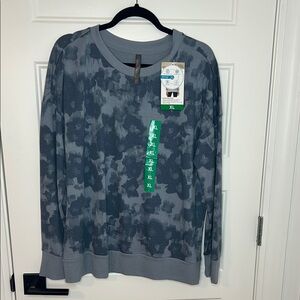 Gray Crewneck Sweater with Textured Tie-Dye Design